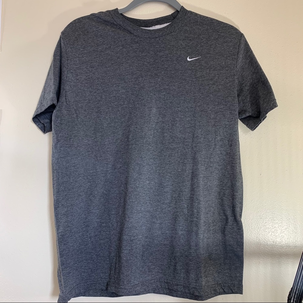 grey nike shirt